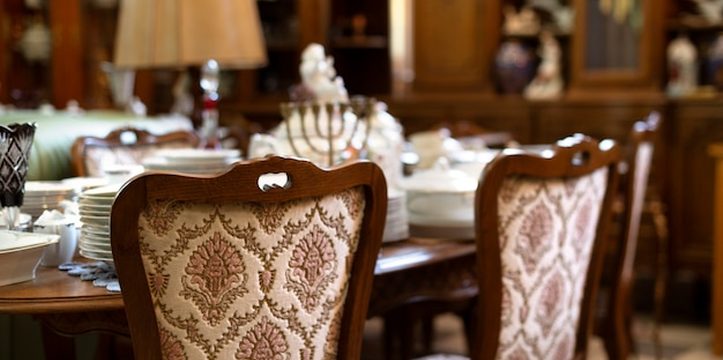 英国アンティークのオーク材ダイニングチェアを修復した例